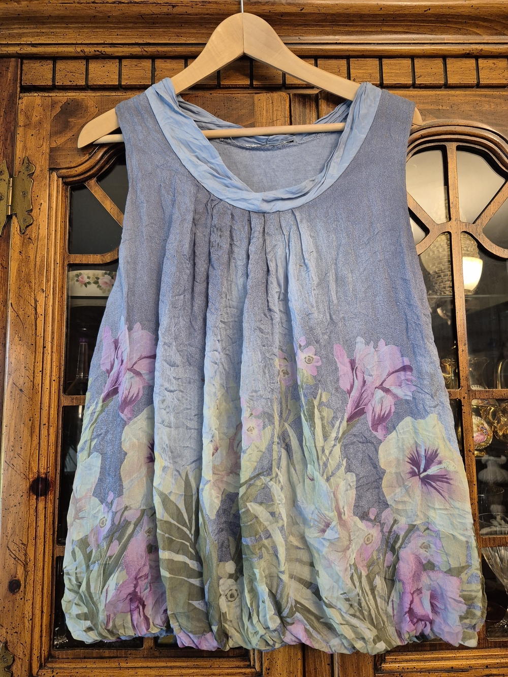 Light Blue Floral Sleeveless Tunic Top Made In Italy Size Med.